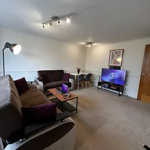 Stylish One Bedroom Flat Furnished London